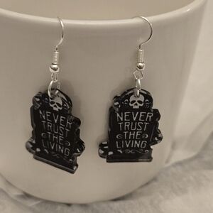 3 /$15 New Halloween Never Trust The Living Beetlejuice Inspired Earrings